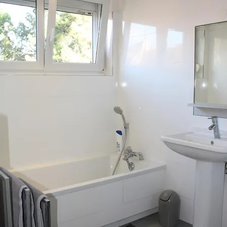 Superb Apt- Garden- 3 Parkings, Near Petite Venise ! Apartment Colmar