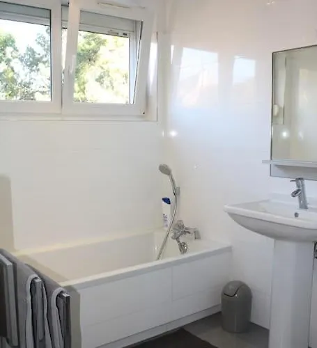 Apartment Superb Apt- Garden- 3 Parkings, Near Petite Venise !
